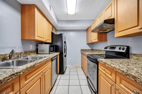 15560 SW 104th Ter 611, Miami FL - photo 12 of 45