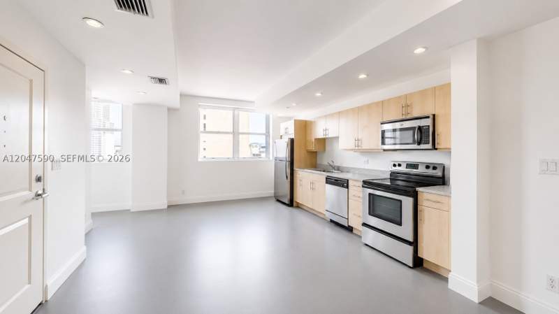 1 bedroom Condominium at 111 E Flagler St 810, Flagler First Condo, Miami — photo 2