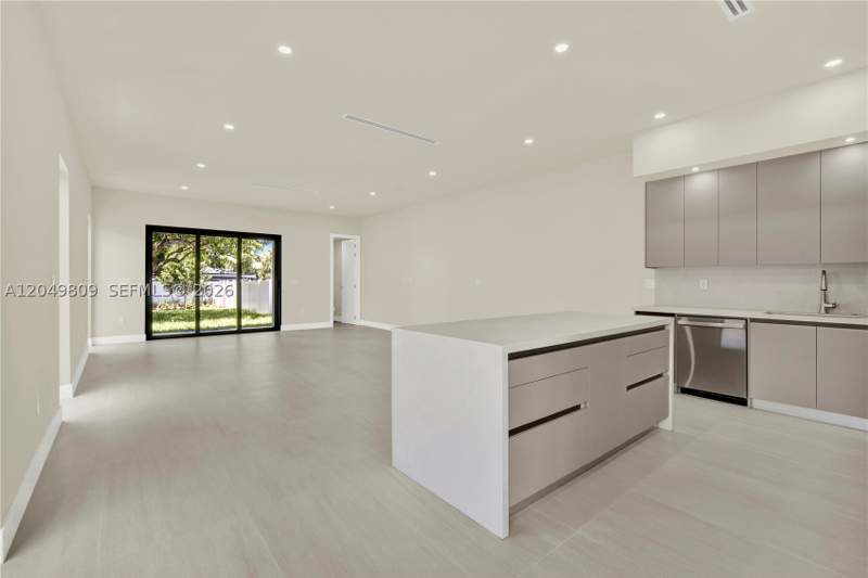 3 bedroom Condominium at 2889 SW 35 Ave 2887, Overbrook Park, Miami — photo 4