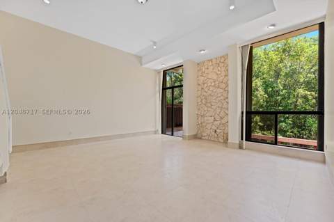 2525 NE 135th St, North Miami FL - photo 10 of 43
