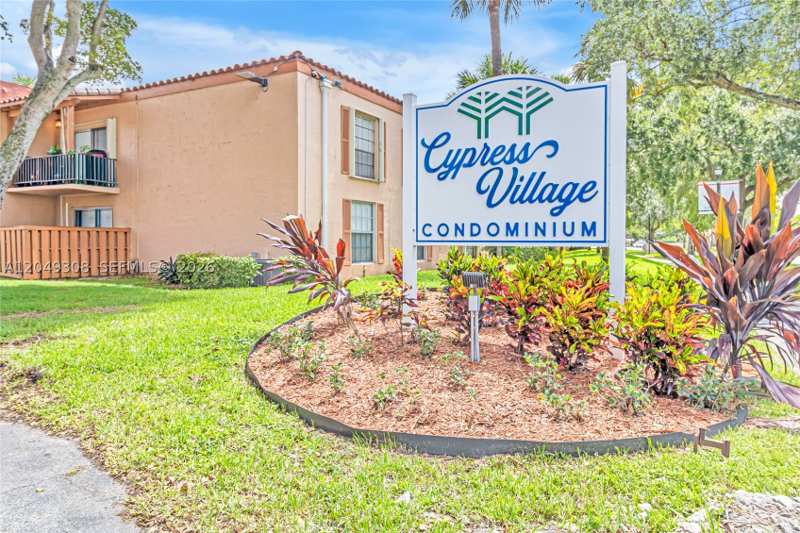 2 bedroom Condominium at 7201 Miami Lakes Dr B14, Cypress Village Condo, Miami Lakes — photo 1