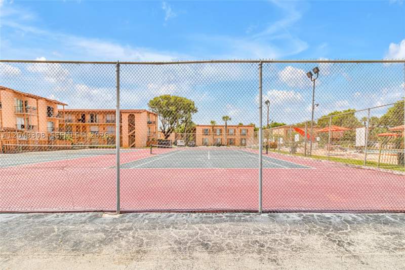 2 bedroom Condominium at 7201 Miami Lakes Dr B14, Cypress Village Condo, Miami Lakes — photo 3