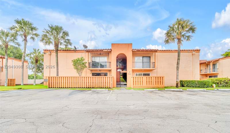 2 bedroom Condominium at 7201 Miami Lakes Dr B14, Cypress Village Condo, Miami Lakes — photo 5
