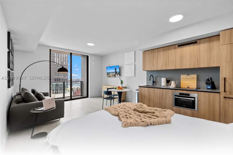 0 bedroom Condominium at 121 NE 5th St 3200, 501 First Residences, Miami — photo 5