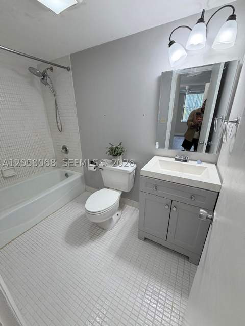 14421 N Kendall Dr 412M, Miami FL - photo 12 of 19