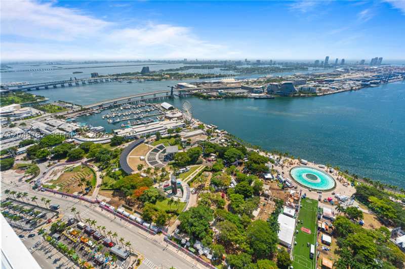 3 bedroom Condominium at 50 Biscayne Blvd 5210, 50 Biscayne, Miami — photo 1