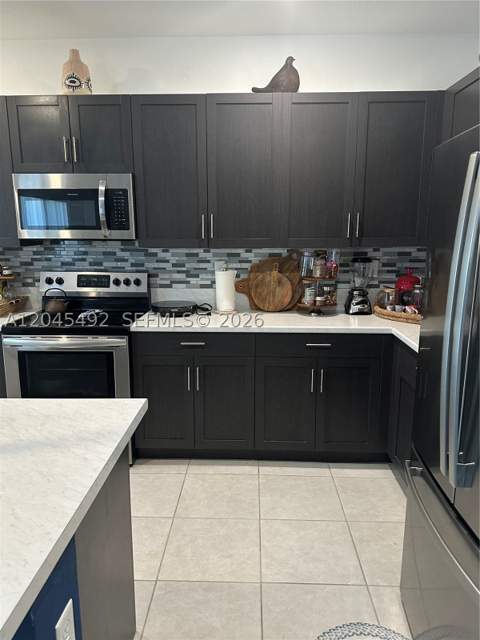2615 SE 12th St, Homestead FL - photo 8 of 35