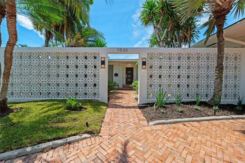 3 bedroom SingleFamilyResidence at 11530 NE 22nd Dr, Sans Souci Estates, North Miami — photo 1