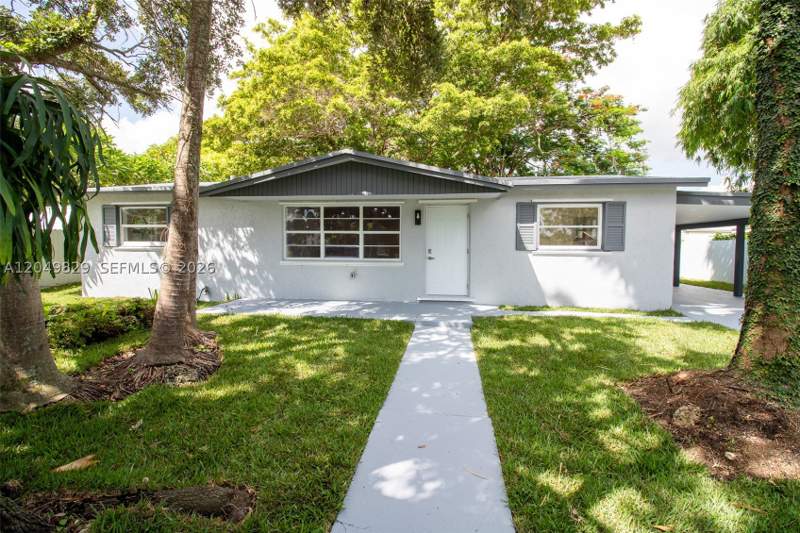 4 bedroom SingleFamilyResidence at 29858 SW 159th Dr, School House Sub, Homestead — photo 2