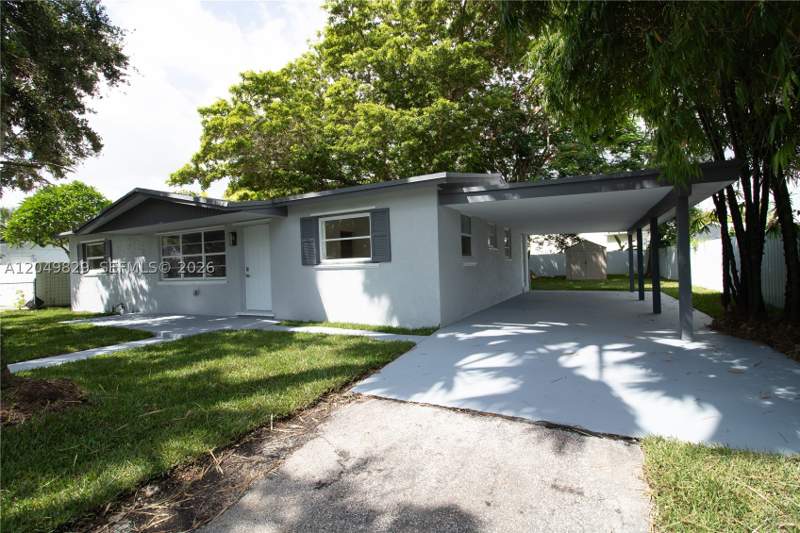 4 bedroom SingleFamilyResidence at 29858 SW 159th Dr, School House Sub, Homestead — photo 5