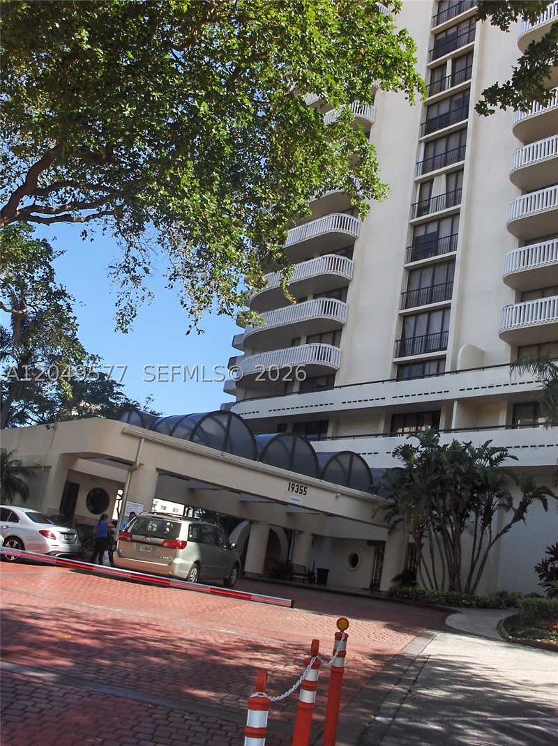 1 bedroom Condominium at 19355 Turnberry Way 25C, Turnberry Towers Condo, Aventura — photo 1