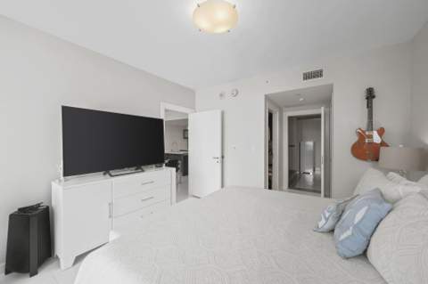 200 Biscayne Blvd Way 3909, Miami FL - photo 17 of 31