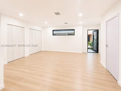 552 NW 7th St 6, Florida City FL - photo 10 of 24