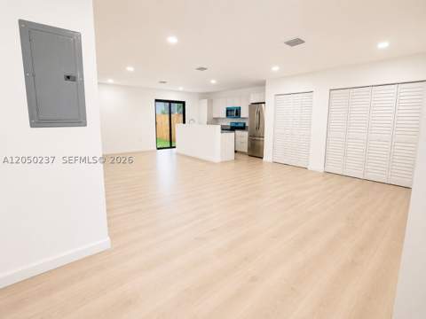 552 NW 7th St 6, Florida City FL - photo 11 of 24