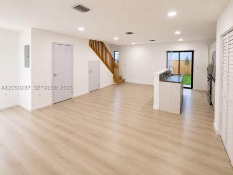 552 NW 7th St 6, Florida City FL - photo 12 of 24
