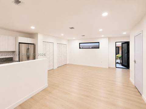 552 NW 7th St 6, Florida City FL - photo 7 of 24