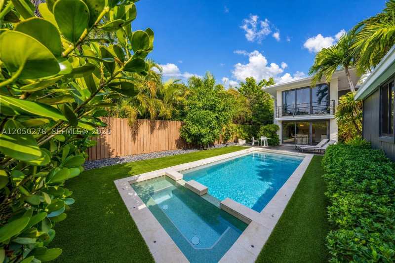 4 bedroom SingleFamilyResidence at 1548 Biarritz Dr, Isle Of Normandy Trouvill, Miami Beach — photo 1