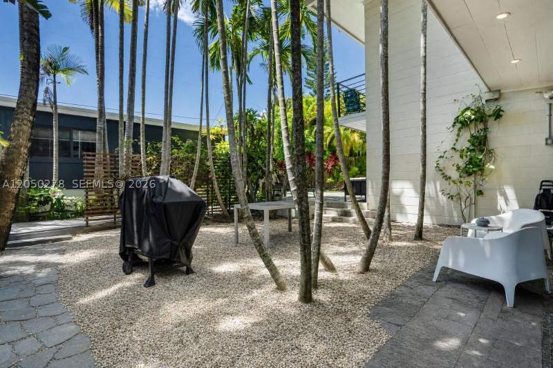 4 bedroom SingleFamilyResidence at 1548 Biarritz Dr, Isle Of Normandy Trouvill, Miami Beach — photo 3