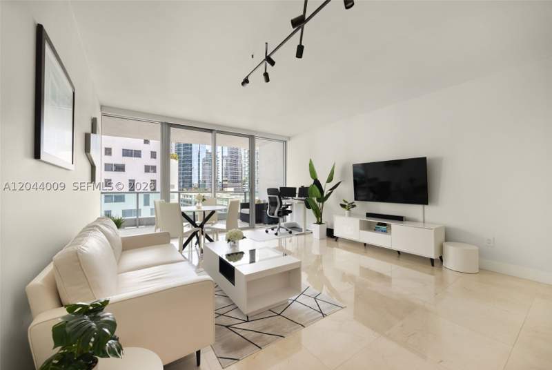 1 bedroom Condominium at 1331 Brickell Bay Dr 904, Jade Residences At Bricke, Miami — photo 2
