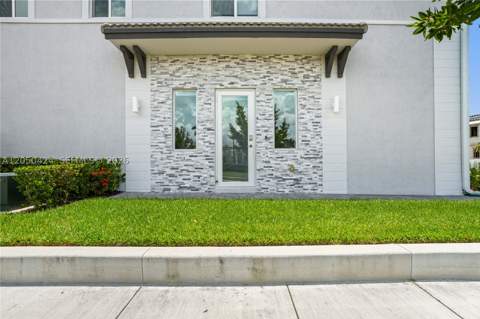 715 SE 15th St ., Homestead FL - photo 8 of 65
