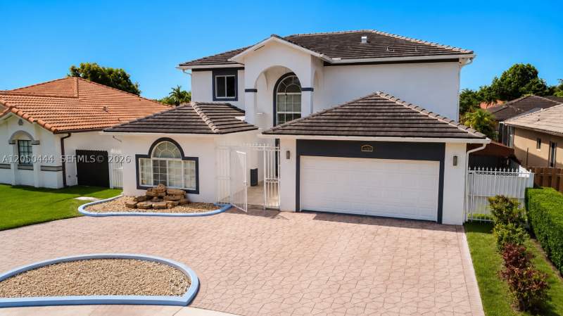 6 bedroom SingleFamilyResidence at 16075 SW 149th Ter, Shoreway Sub, Miami — photo 2