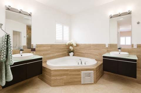 16075 SW 149th Ter, Miami FL - photo 22 of 45