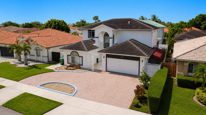 6 bedroom SingleFamilyResidence at 16075 SW 149th Ter, Shoreway Sub, Miami — photo 3