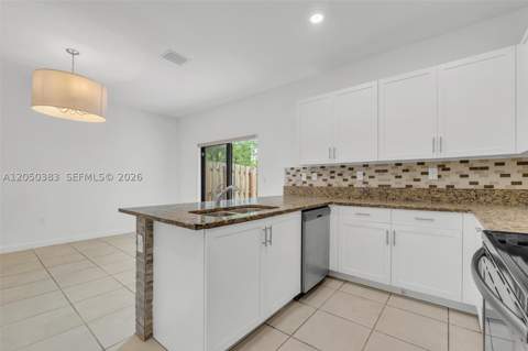 582 NE 207th St, Miami FL - photo 14 of 30