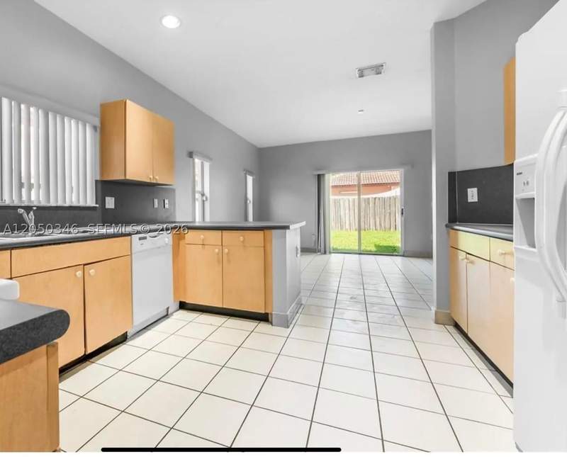 4 bedroom SingleFamilyResidence at 22901 SW 114th Ave, SILVER PALM HOMES, Miami — photo 3