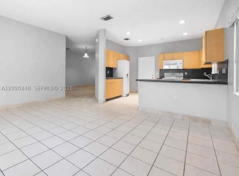 4 bedroom SingleFamilyResidence at 22901 SW 114th Ave, SILVER PALM HOMES, Miami — photo 4