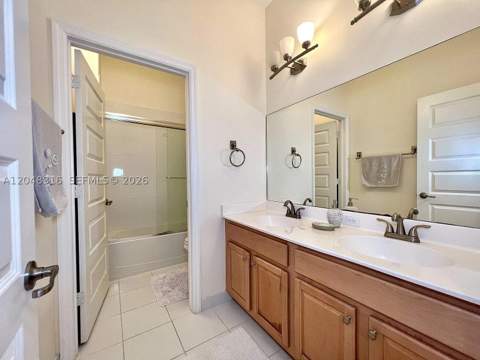965 NE 193rd Ter, Miami FL - photo 11 of 37