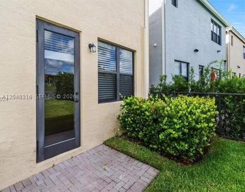 965 NE 193rd Ter, Miami FL - photo 17 of 37