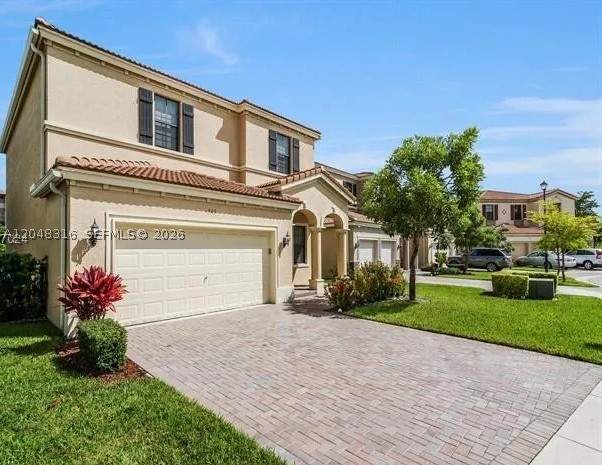 4 bedroom SingleFamilyResidence at 965 NE 193rd Ter, Champion Lakes, Miami — photo 2