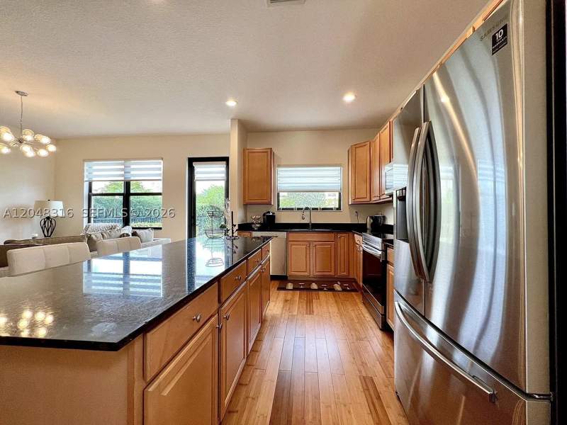 4 bedroom SingleFamilyResidence at 965 NE 193rd Ter, Champion Lakes, Miami — photo 4