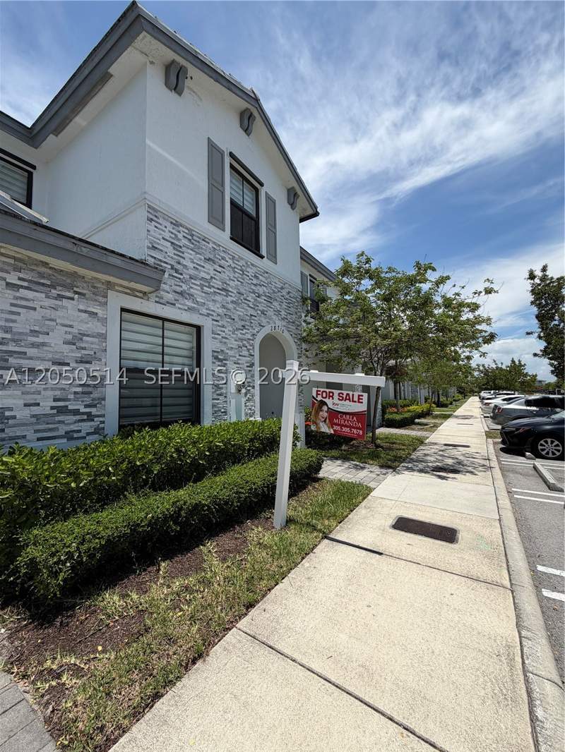 3 bedroom Townhouse at 28710 SW 133 Rd Ct, Pine Isle, Homestead — photo 3