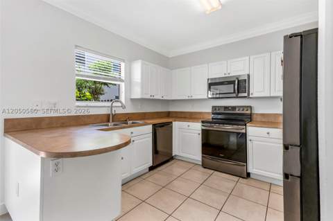 9315 SW 221 Street, Cutler Bay FL - photo 12 of 31