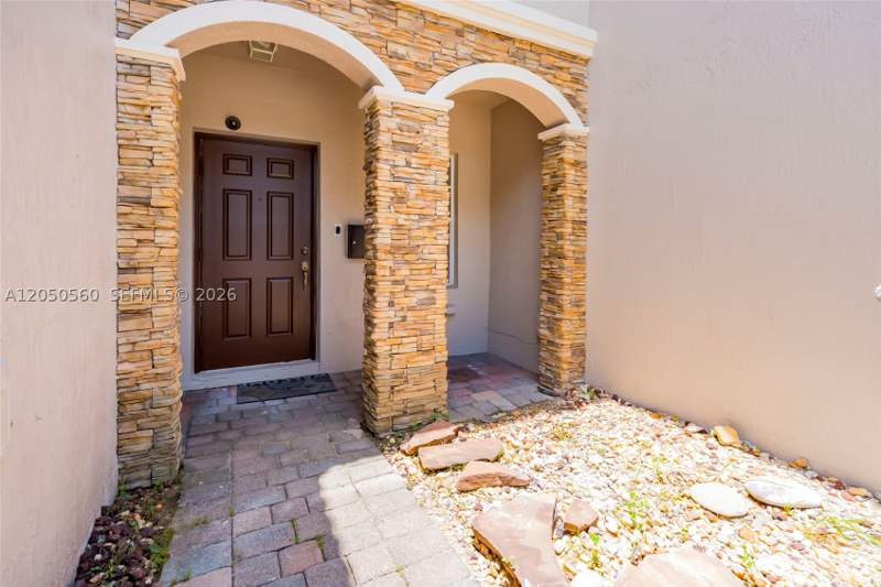 2 bedroom Townhouse at 9315 SW 221 Street, Lakes By The Bay Cee, Cutler Bay — photo 2