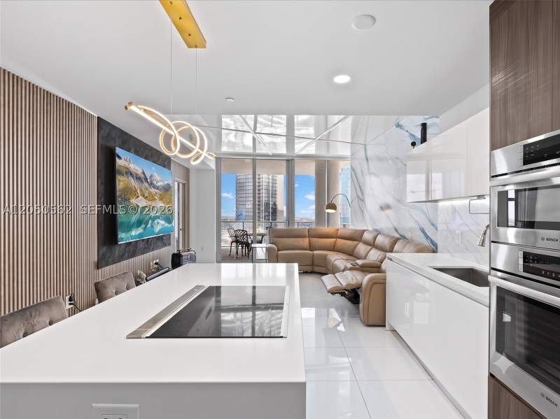 1 bedroom Condominium at 851 NE 1st Ave 3000, Paramount Miami Worldcent, Miami — photo 2