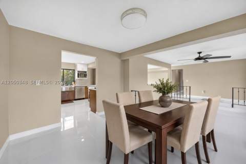 8024 SW 91st Ave, Miami FL - photo 7 of 23