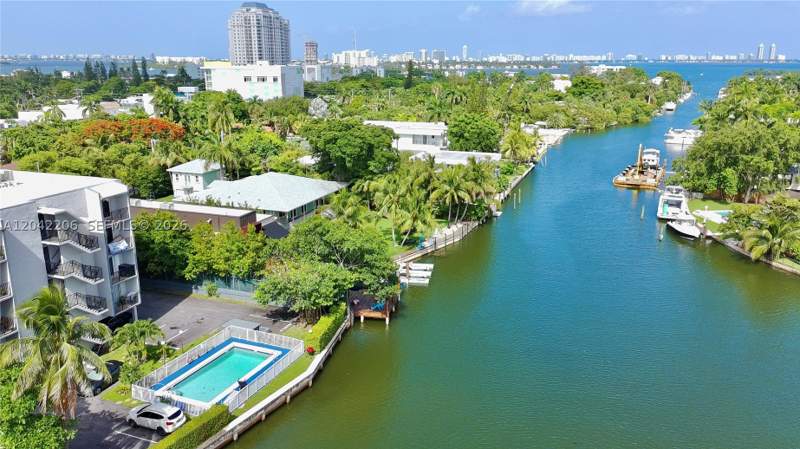 1 bedroom Condominium at 860 NE 78th St 303, Bay Vista Condo, Miami — photo 2