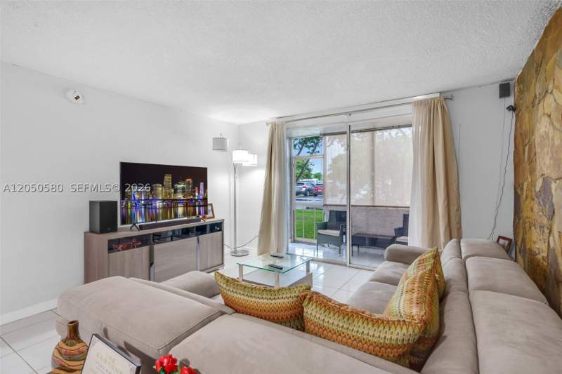 2 bedroom Condominium at 8501 NW 8th St 105, Summit Chase Condo, Miami — photo 3