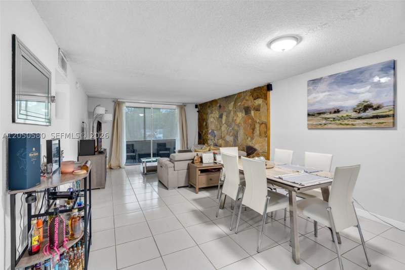 2 bedroom Condominium at 8501 NW 8th St 105, Summit Chase Condo, Miami — photo 4
