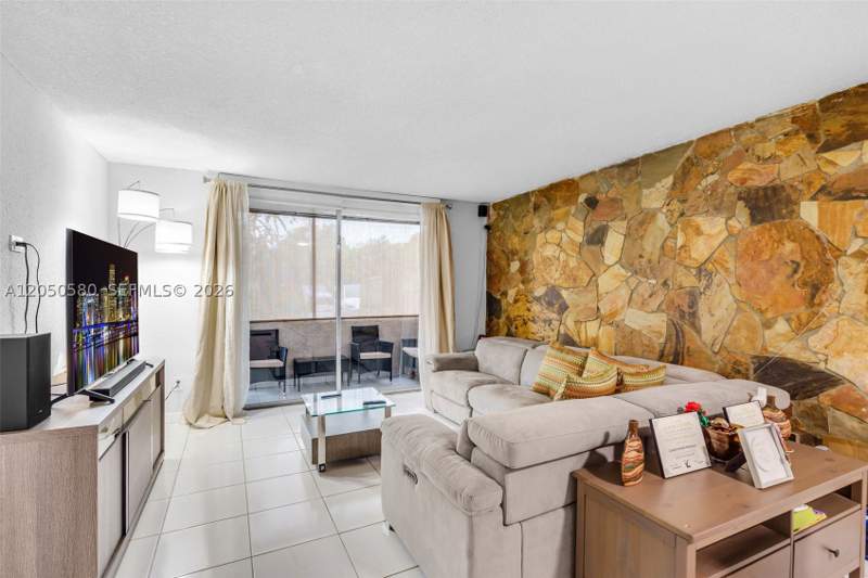 2 bedroom Condominium at 8501 NW 8th St 105, Summit Chase Condo, Miami — photo 5
