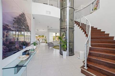 7515 NW 99th Ave, Doral FL - photo 8 of 37