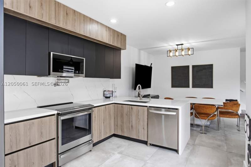 4 bedroom Townhouse at 16930 SW 90th St, Kendall Commons Residenti, Miami — photo 2
