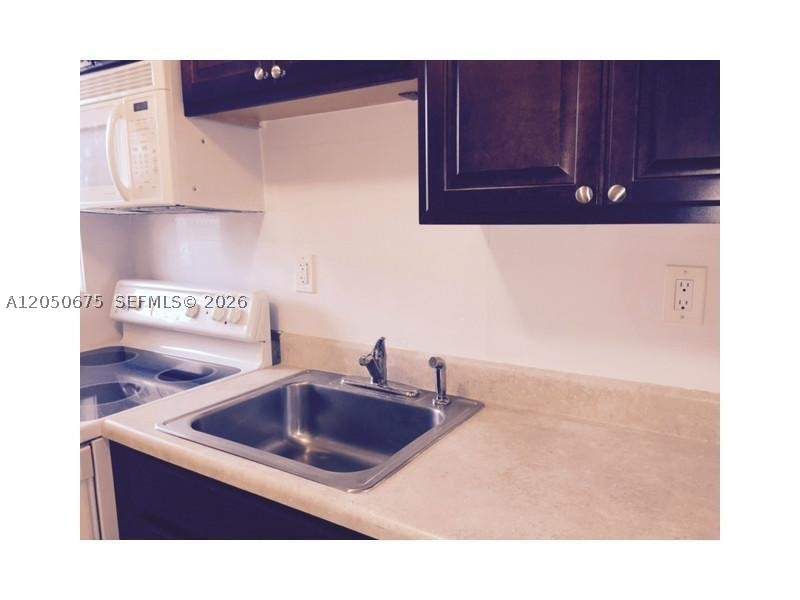 1 bedroom Condominium at 1430 NE 170th St 317, Floridian Arms Condo, North Miami Beach — photo 4