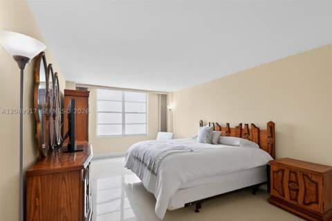 230 174th St 902, Sunny Isles Beach FL - photo 16 of 32
