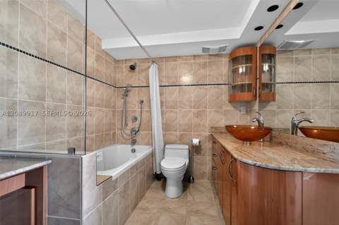 230 174th St 902, Sunny Isles Beach FL - photo 19 of 32