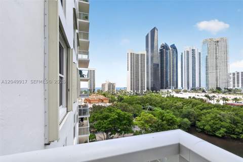 230 174th St 902, Sunny Isles Beach FL - photo 7 of 32