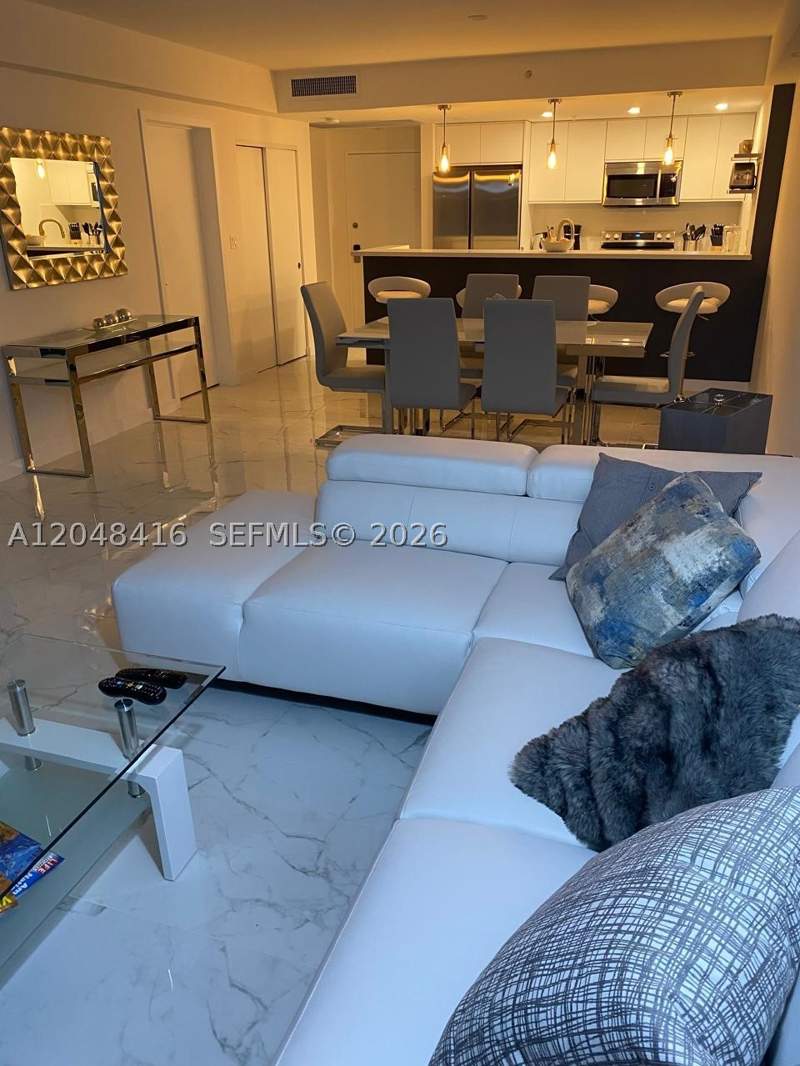 1 bedroom Condominium at 5601 Collins Ave 722, The Pavilion Condo, Miami Beach — photo 4